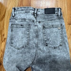 Chipre Gray Women's Skinny Jeans